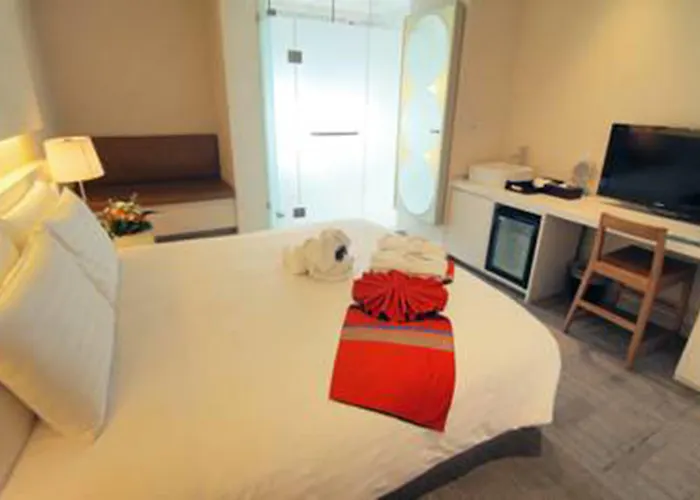 Aspira Hiptique Sukhumvit 13 3* 방콕